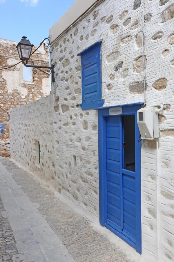 Le Petit Chateau Ano Syros Eksteriør billede
